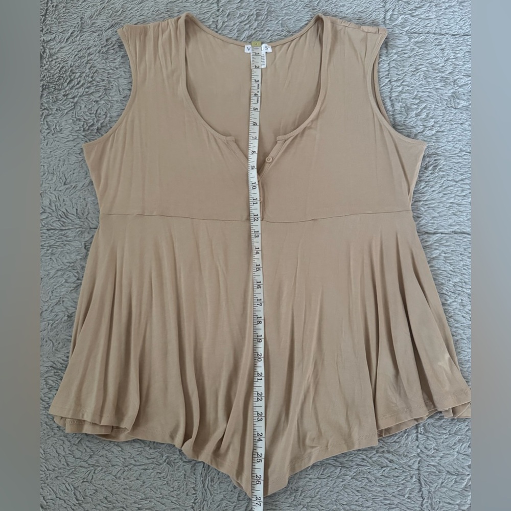VENUS NWOT Creamy Tan Color V- Neck Sleeveless Pleated Babydoll Swing Style Top - Picture 5 of 11